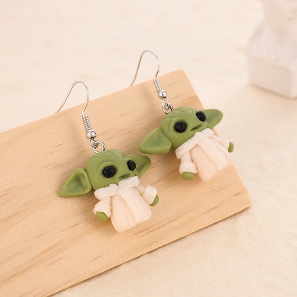 🥰Baby Yoda earrings🥰&Keychain🥰 - Picture 4 of 8
